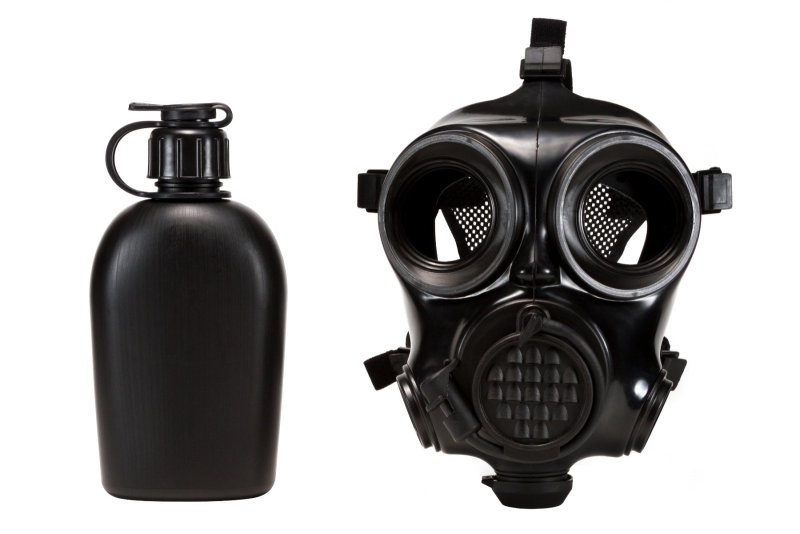 MIRA Safety CM-7M Gas Mask Medium Black CBRN Protection Hydration System